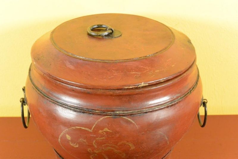 Old Chinese Food Box in Wood 2
