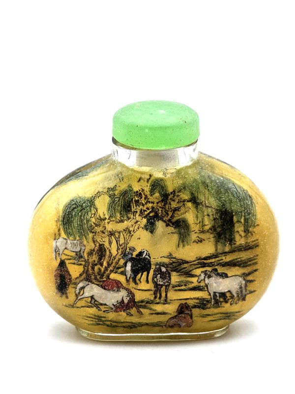 Old Chinese Glass Snuff Bottle - Horses in the forest 1