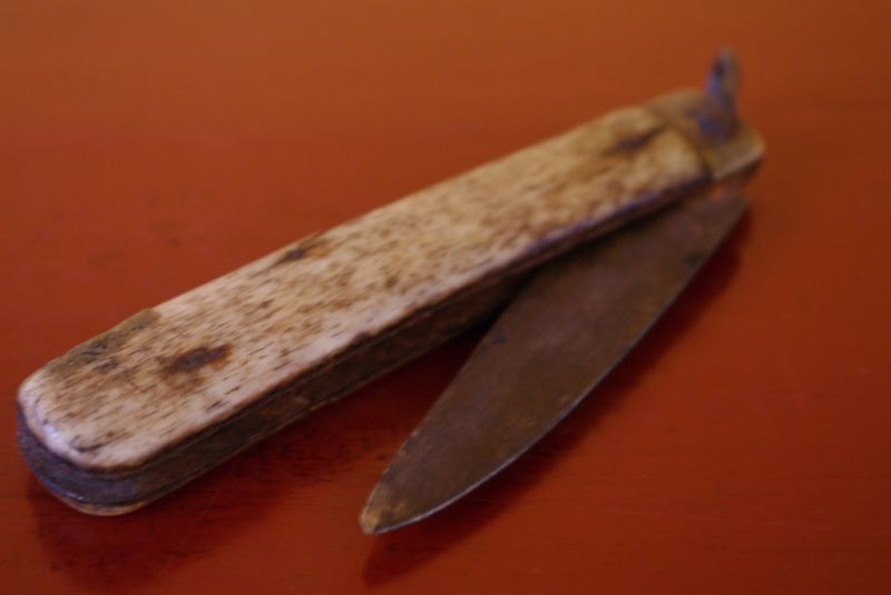Old Chinese Knifr Bone 4