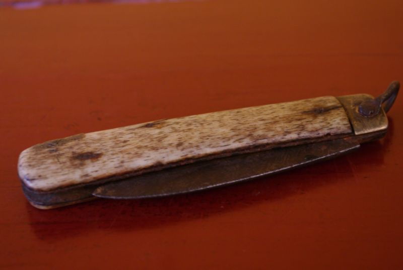 Old Chinese Knifr Bone 5