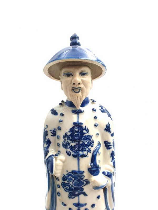 Old Chinese Mandarin in blue and white statue 2