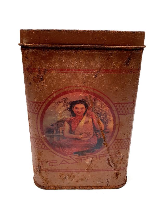 Old Chinese tea box - Brown - Musician 1