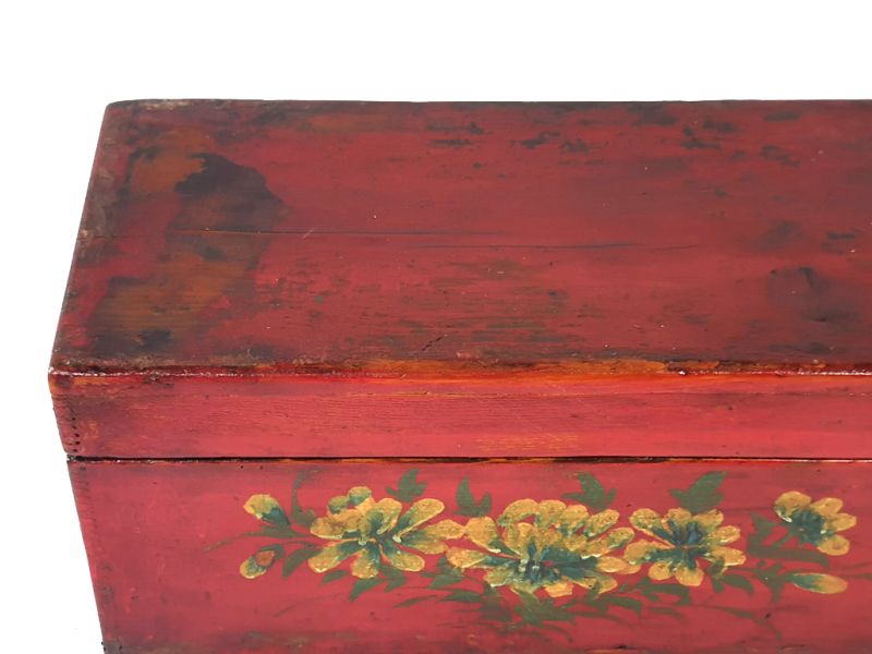 Old Chinese wooden chest - chinese flowers 3