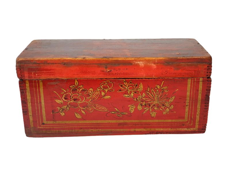 Old Chinese wooden chest - Flowers and butterfly 1