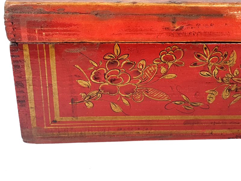 Old Chinese wooden chest - Flowers and butterfly 3