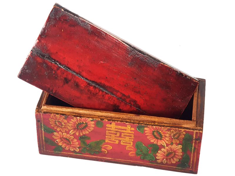 Old Chinese wooden chest - Flowers and Chinese character of happiness 4