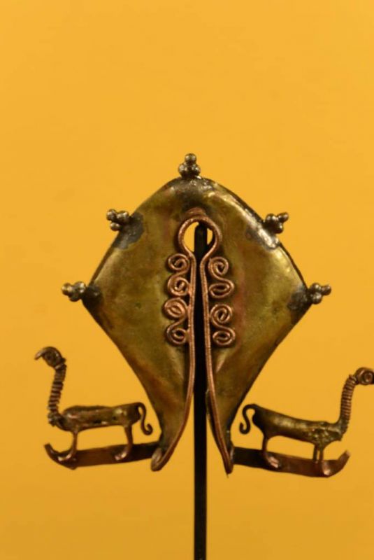 Old Indonesian Jewel - Mamouli from Sumba - Animal 2