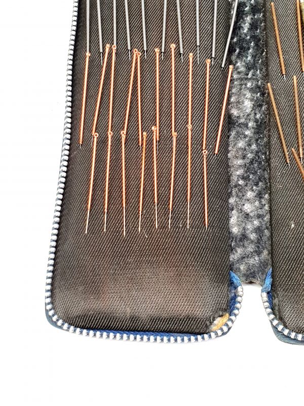 Old leather case and acupuncture needles 2