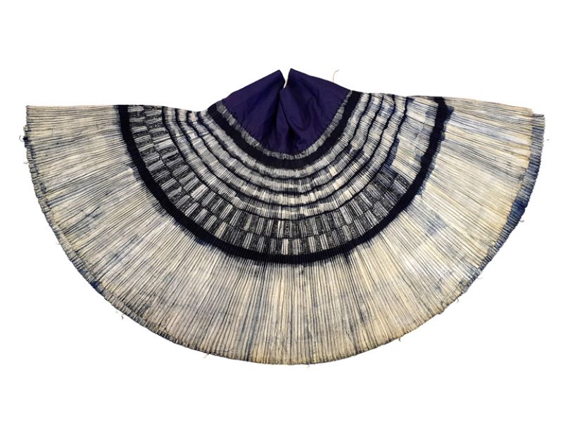 Old pleated dress of the Miao minority - Indigo 4