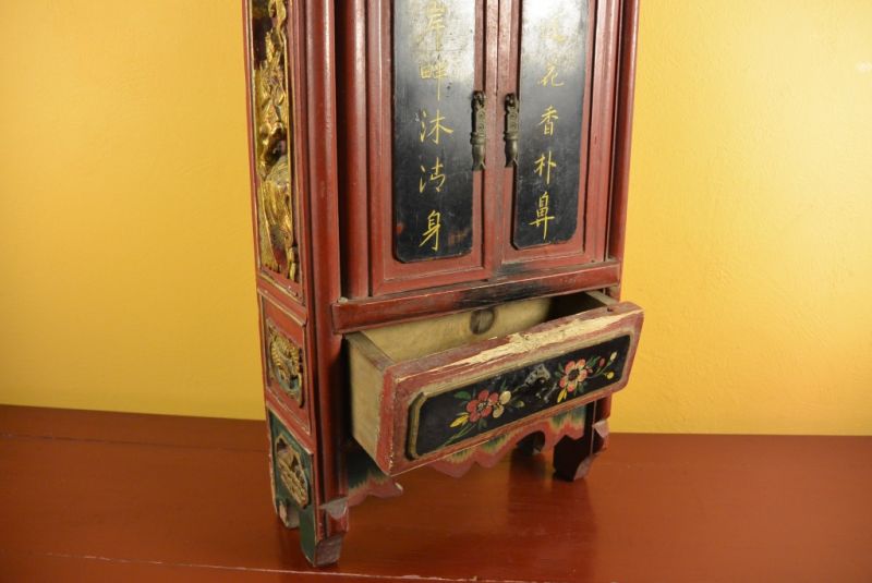 Old small Chinese wooden furniture 2