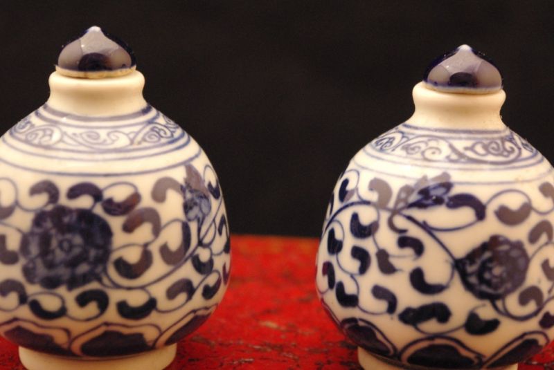 Paar kleine chinesische Schnupftabakflaschen blau 2