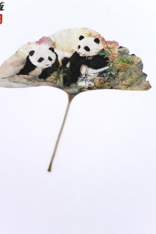 Peinture chinoise sur feuille d'arbre - Panda 2