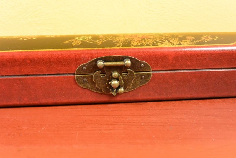 Haga clic en la imagen para ampliar Pequeña caja de madera de China Rojo y Negro Aves 3