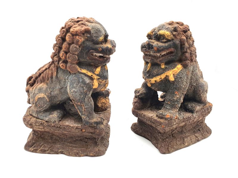 Pequeño par de Leones de Fu en madera - Reproducción antigua (40 años) 1