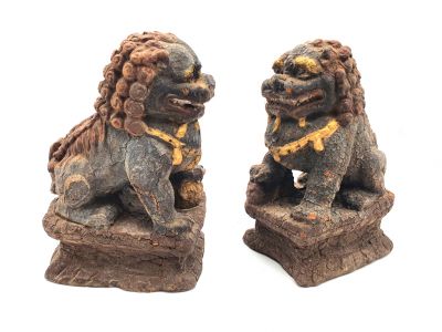 Pequeño par de Leones de Fu en madera - Reproducción antigua (40 años)
