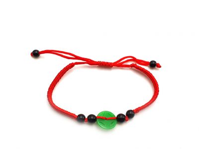 Petit Bracelet en Jade véritable Catégorie B -Pièce - Cordon rouge