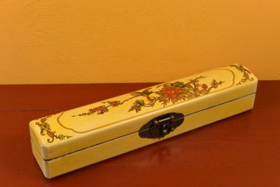 Petite Boite Chinoise en Bois longue Jaune Oiseaux