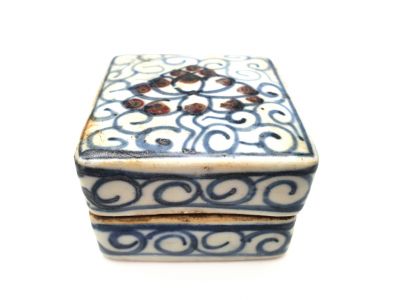 Petite boîte chinoise en porcelaine - Carré - Fleur