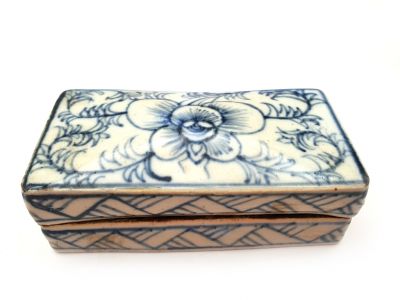 Petite boîte chinoise en porcelaine - Fleur bleue