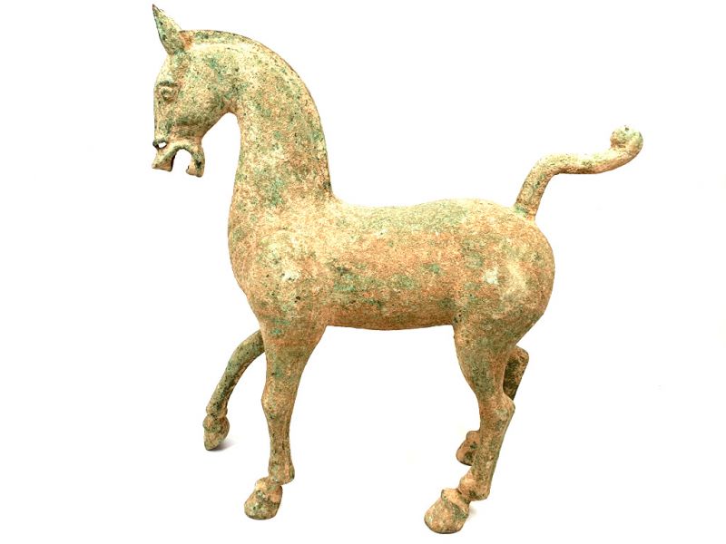 Pferd der Han-Dynastie aus patinierter Bronze – Handgefertigte chinesische Skulptur 55 cm