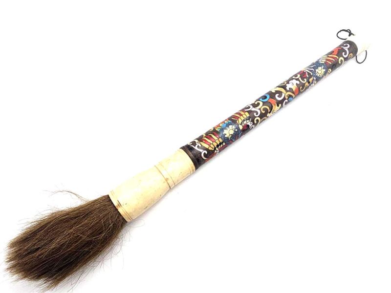Pincel contemporáneo cloisoné negro con mango de marfil, con motivo de flores delicadas y arabescos coloridos 1