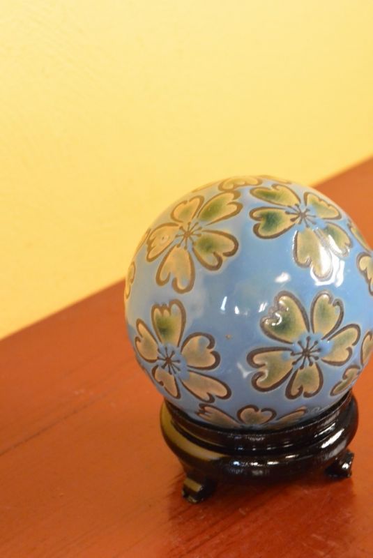 Porcelain Chinese Ball with Stand Blue 3