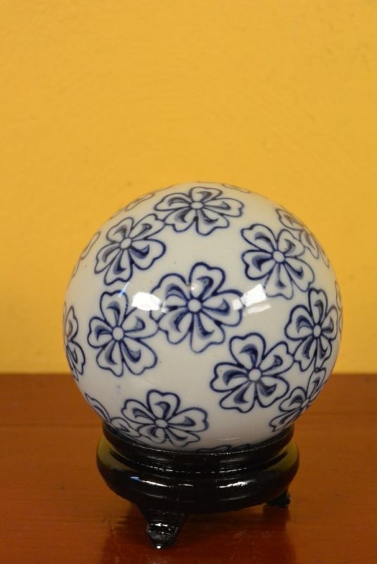 Porcelain Chinese Ball with Stand Flowers 1