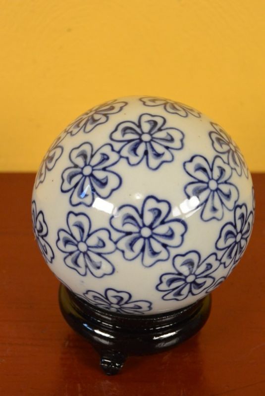 Porcelain Chinese Ball with Stand Flowers 2