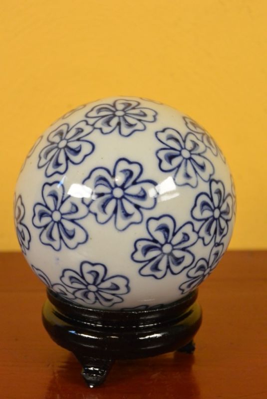 Porcelain Chinese Ball with Stand Flowers 3