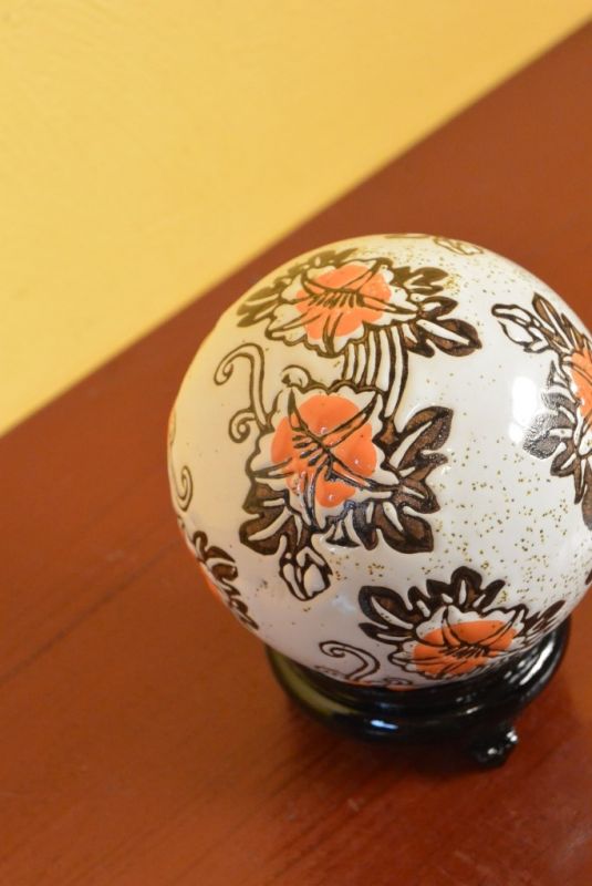 Porcelain Chinese Ball with Stand Oranges flowers 3