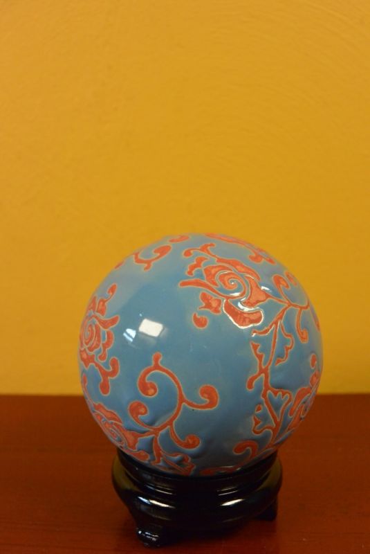 Porcelain Chinese Ball with Stand Red and Blue 1