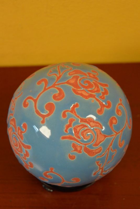 Porcelain Chinese Ball with Stand Red and Blue 3