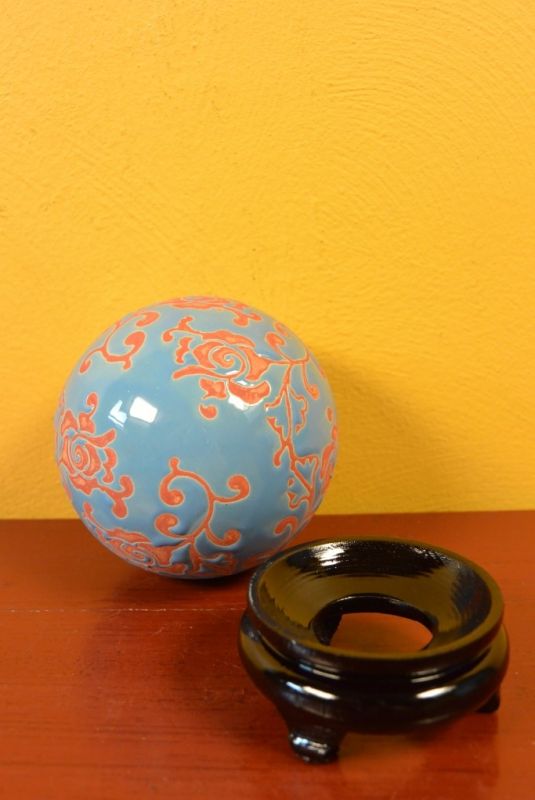 Porcelain Chinese Ball with Stand Red and Blue 4