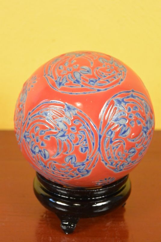 Porzellan Chinesische Kugeln Rot und Blau 2