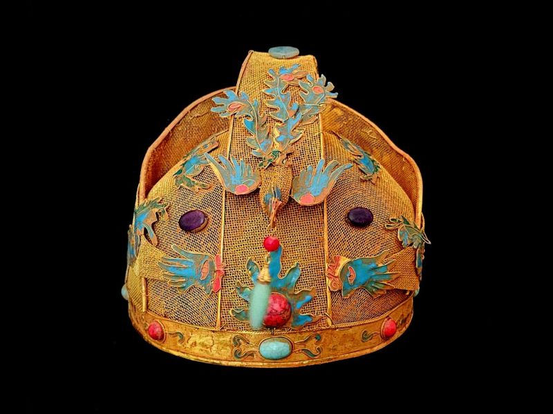 Qing Emperor’s Theatrical Imperial Filigree Headdress with Turquoise Enamels 2