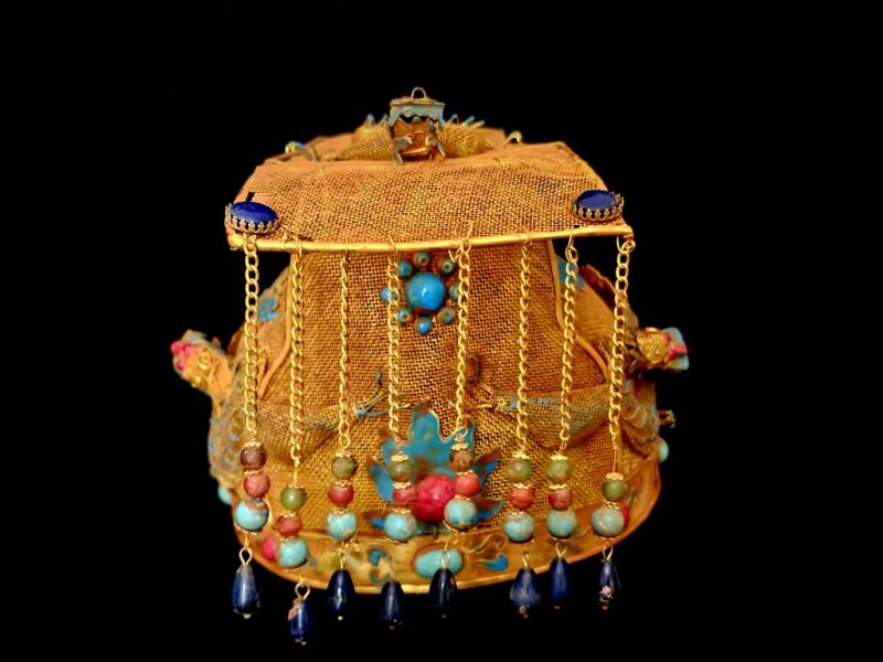 Qing Emperor’s Theatrical Imperial Headdress with Dragon Motifs and Turquoise Enamels 2