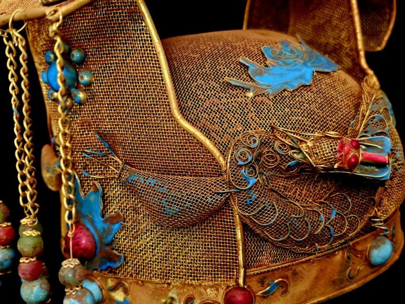 Qing Emperor’s Theatrical Imperial Headdress with Dragon Motifs and Turquoise Enamels 4
