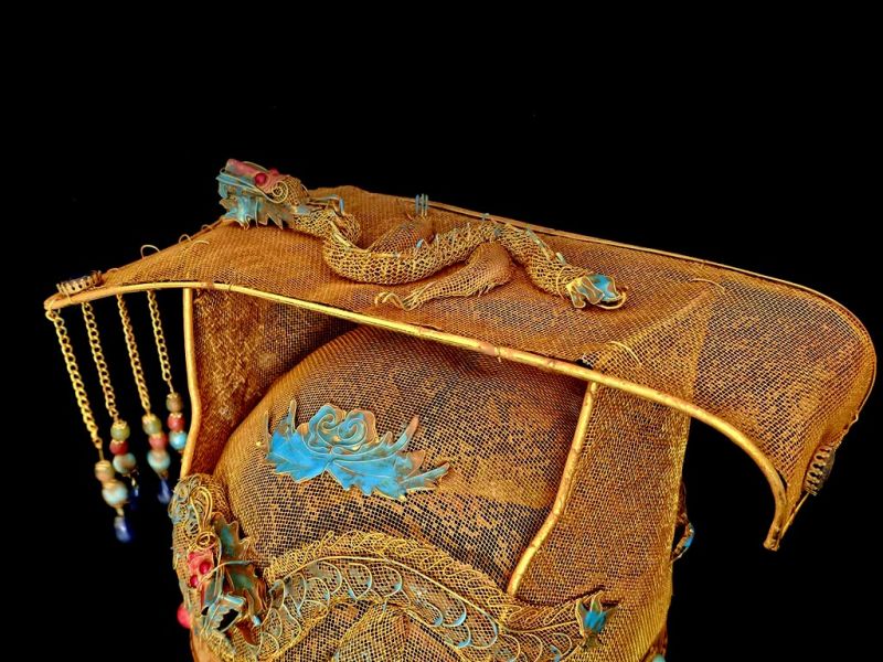 Qing Emperor’s Theatrical Imperial Headdress with Dragon Motifs and Turquoise Enamels 5