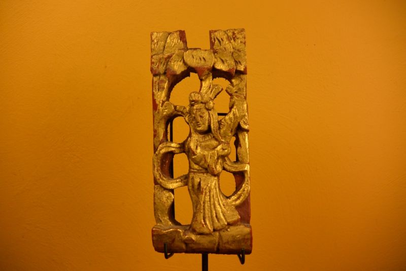 Qing Holzschnitzereien mit Standfuß Mujer 8 2