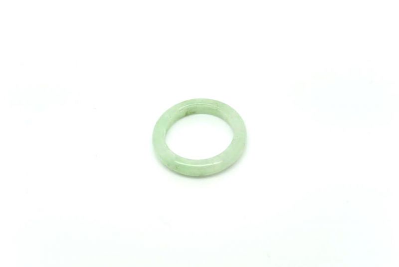 Ring in White Green Jade Size 6,5 2