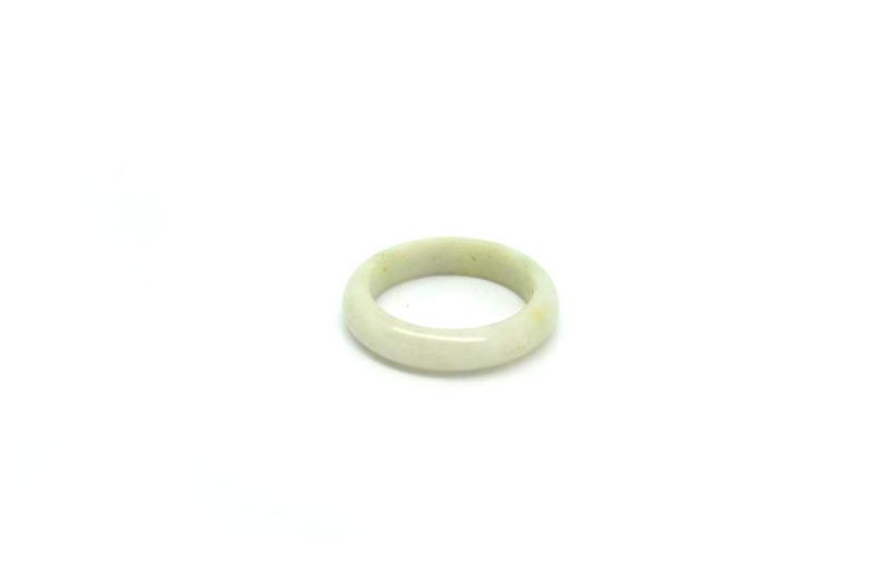 Ring in White Jade Size 10 3