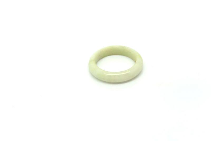 Ring in White Jade Size 10 4