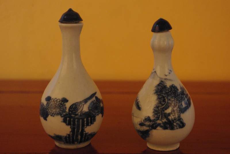 Schnupftabakflasche aus Chinesischem Porzellan und Duft Flasche 2