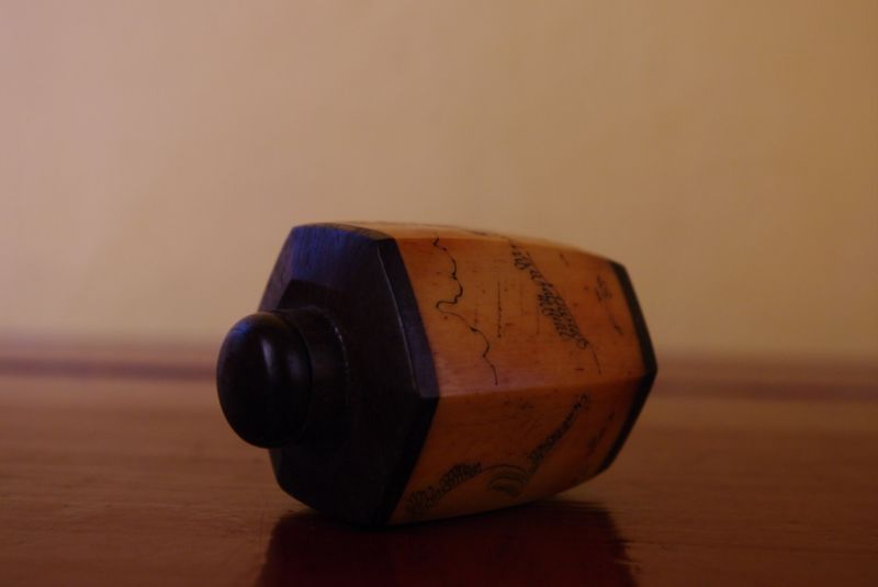 Schnupftabakflasche aus Knochen Berg 4