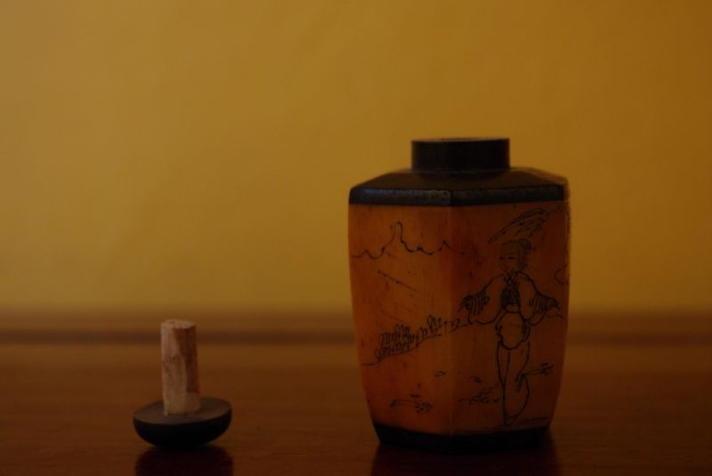Schnupftabakflasche aus Knochen Berg 5