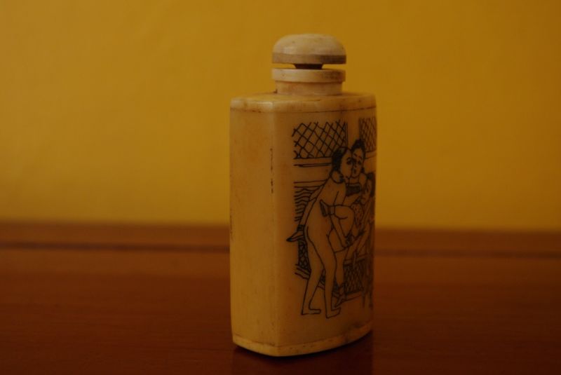 Schnupftabakflasche aus Knochen Chinesische Kamasutra 2 3