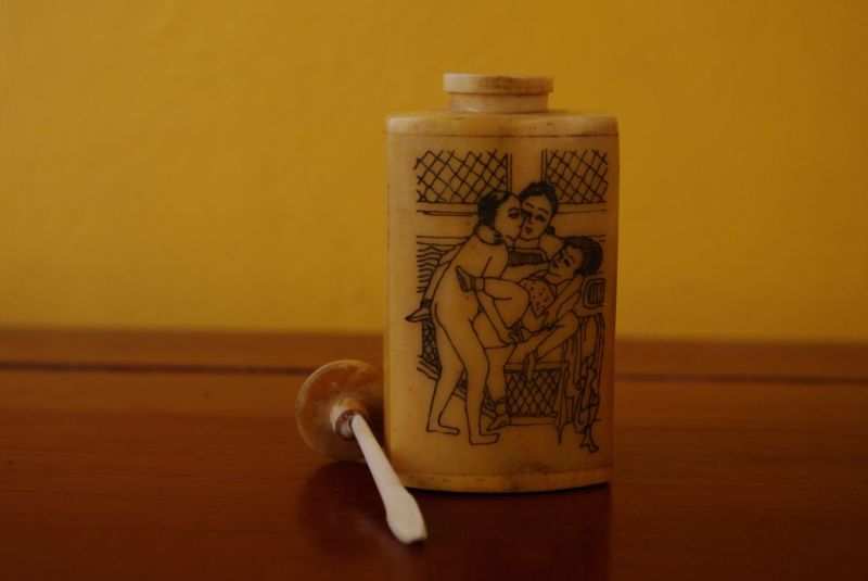 Schnupftabakflasche aus Knochen Chinesische Kamasutra 2 5