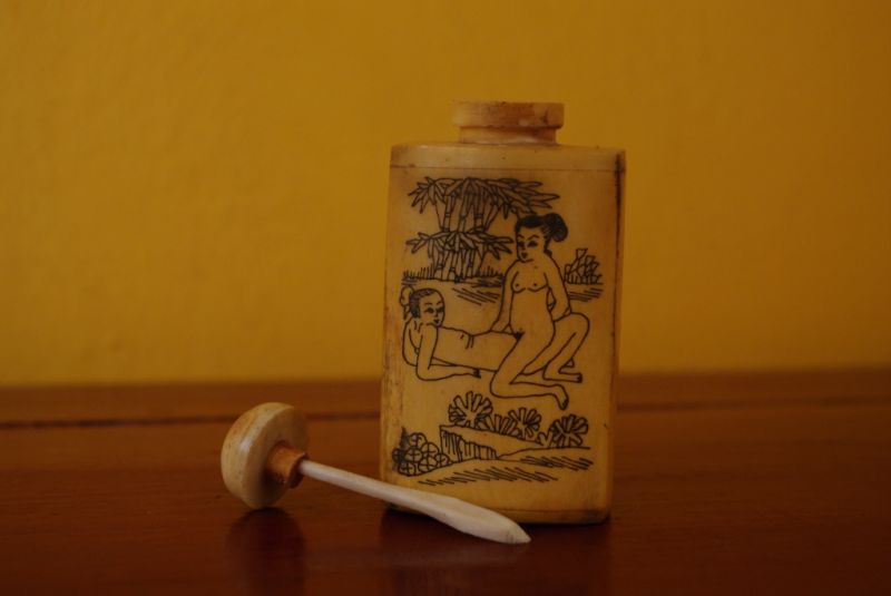 Schnupftabakflasche aus Knochen Chinesische Kamasutra 3 5