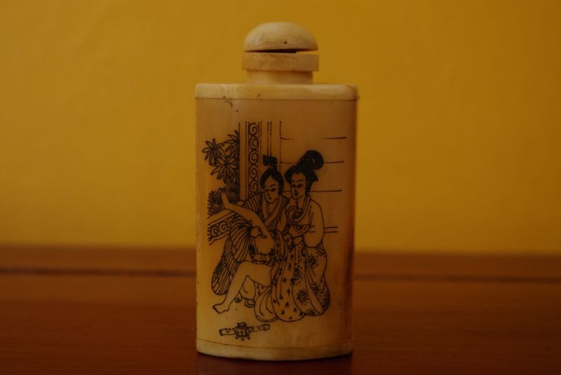 Schnupftabakflasche aus Knochen Chinesische Kamasutra 5 2