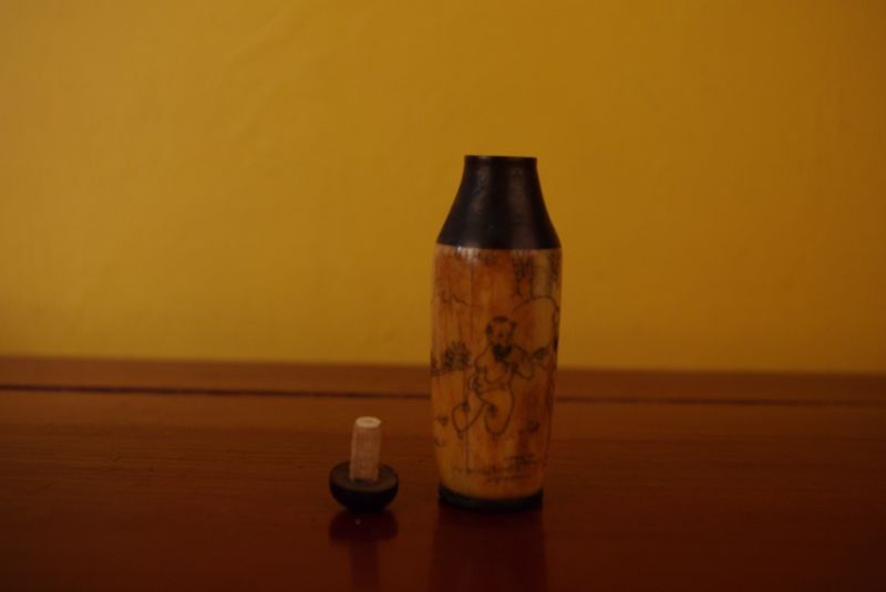 Schnupftabakflasche aus Knochen chinesische Kinder 5